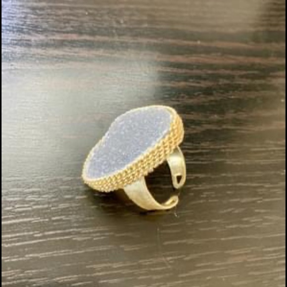 Statement ring with druzy/geode/crystal - Picture 3 of 6